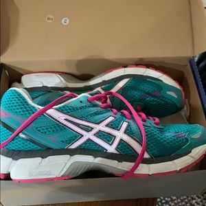 Asics Peacock Blue GT-2000 Running Shoes *NEW